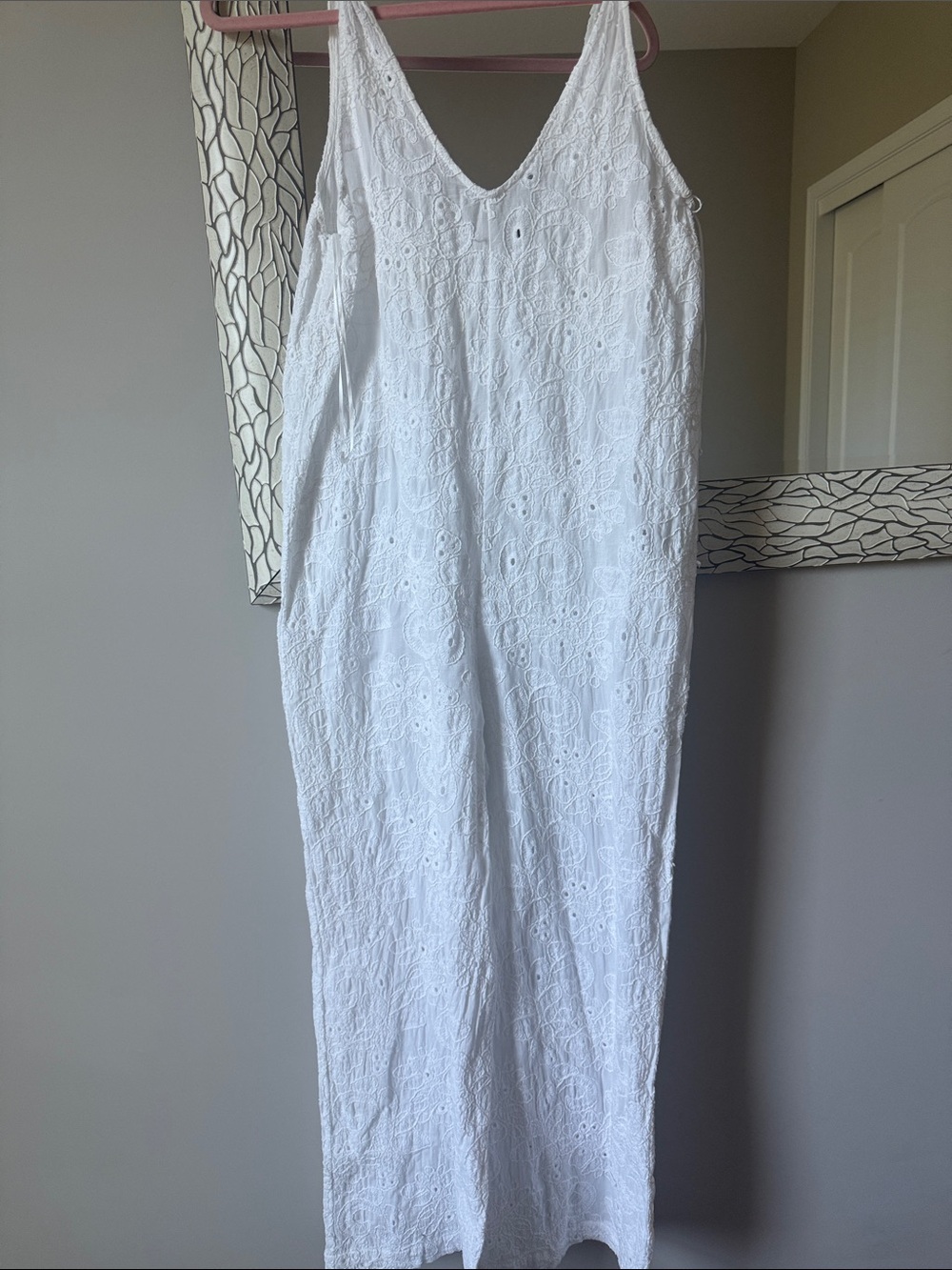 Zara White Eyelet V-Neck Maxi jumpsuit size XS cotton with floral embroidered
